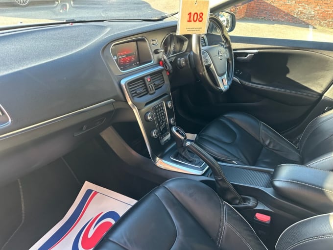 2017 Volvo V40