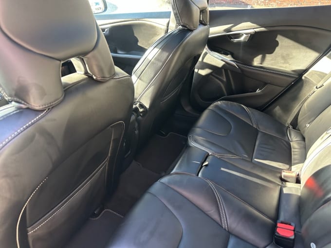 2017 Volvo V40