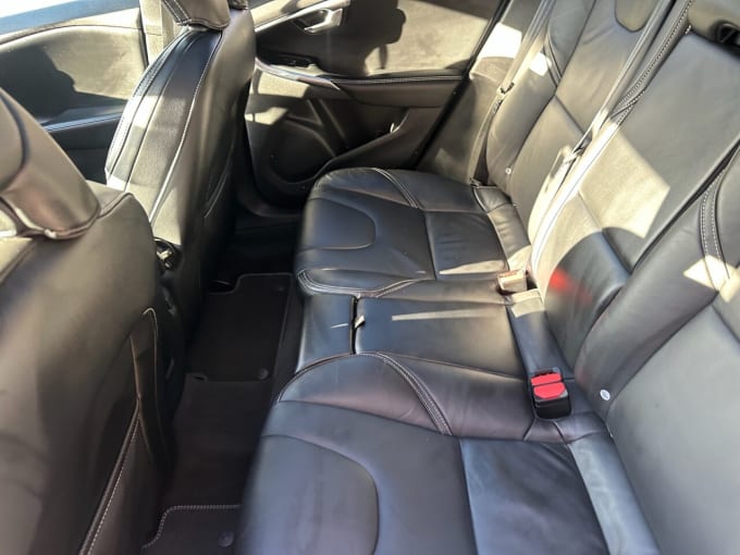 2017 Volvo V40