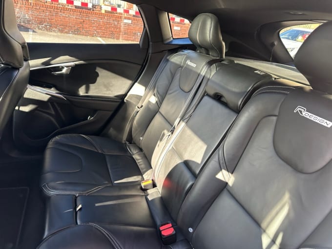 2017 Volvo V40