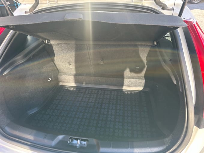 2017 Volvo V40