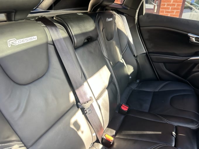 2017 Volvo V40