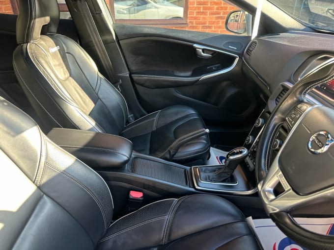 2017 Volvo V40