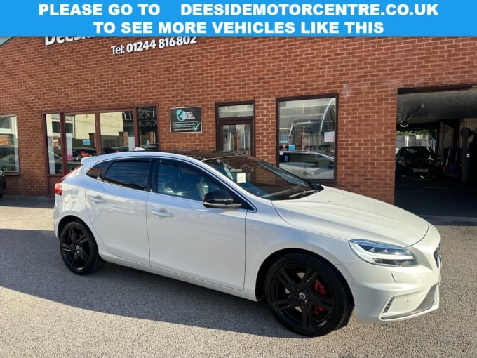 2017 Volvo V40