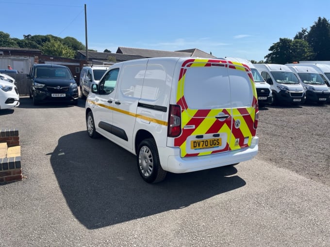 2025 Vauxhall Combo