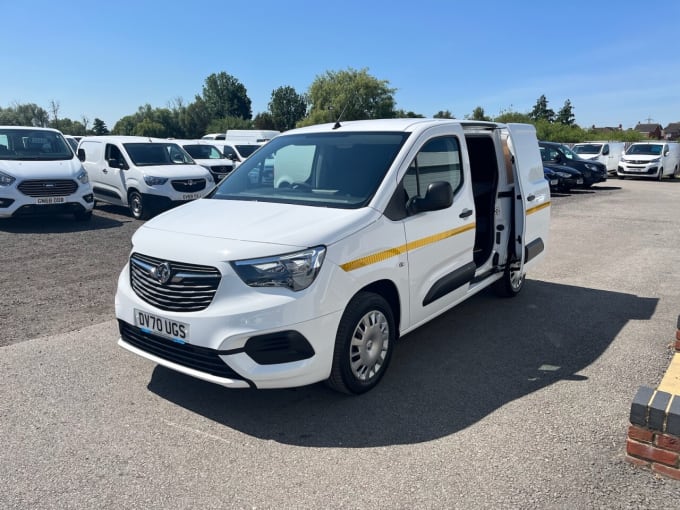 2025 Vauxhall Combo