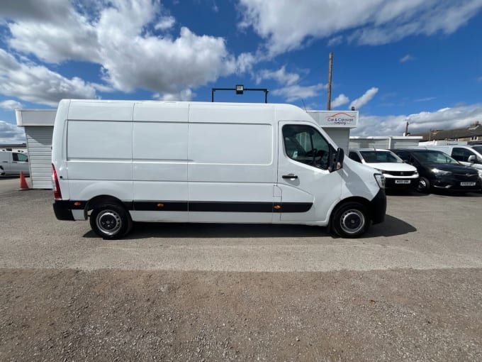 2025 Renault Master