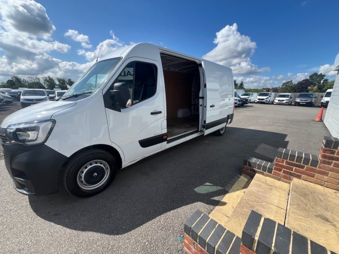 2025 Renault Master