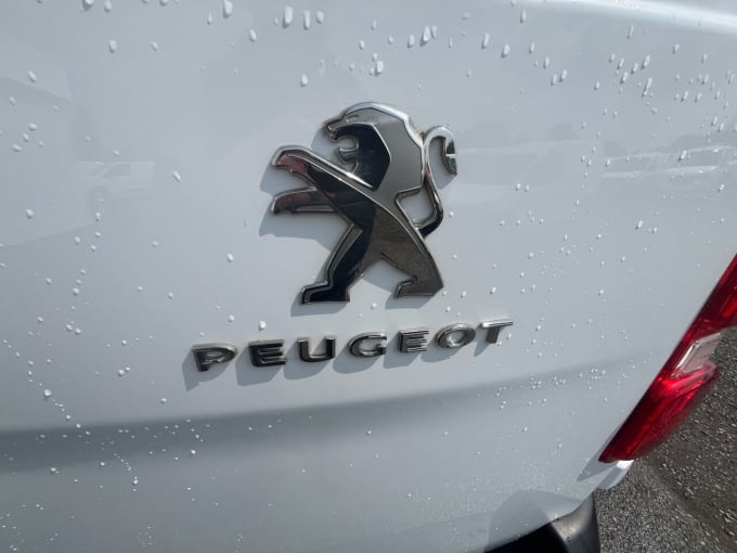 2025 Peugeot Expert