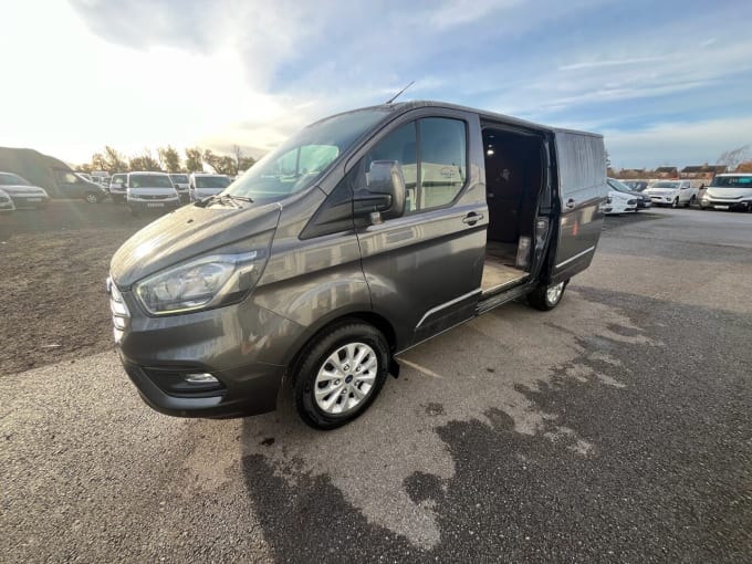 2025 Ford Transit Custom