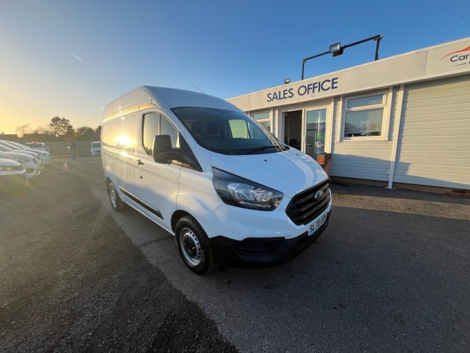 2025 Ford Transit Custom