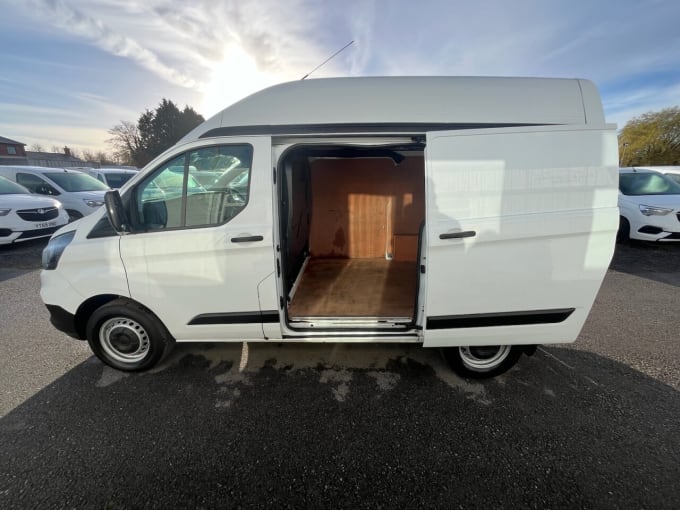 2025 Ford Transit Custom