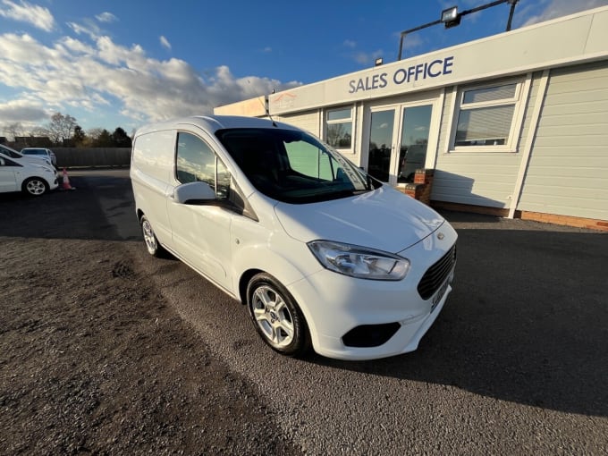 2025 Ford Transit Courier