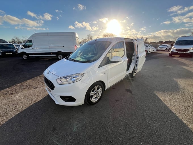 2025 Ford Transit Courier