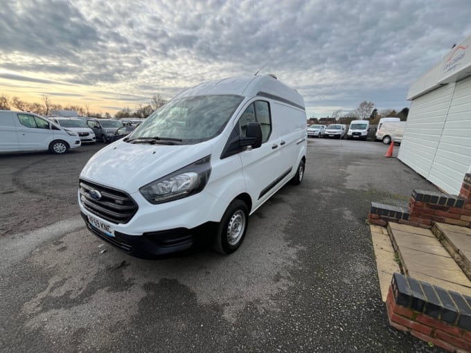 2025 Ford Transit Custom