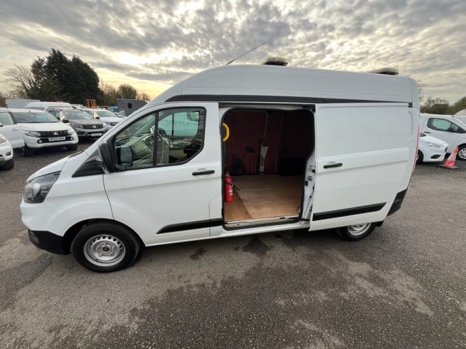 2025 Ford Transit Custom