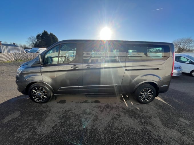 2025 Ford Tourneo Custom