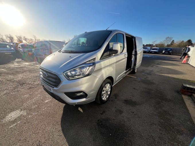 2025 Ford Transit Custom