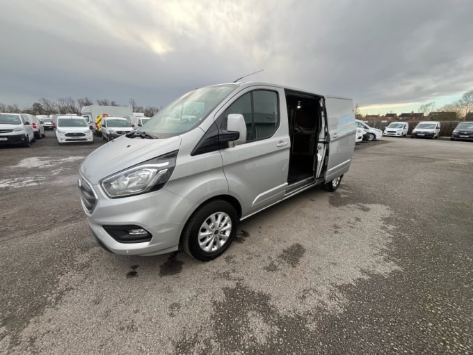 2025 Ford Transit Custom