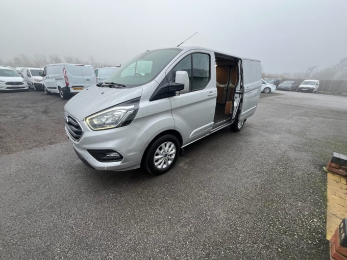 2025 Ford Transit Custom