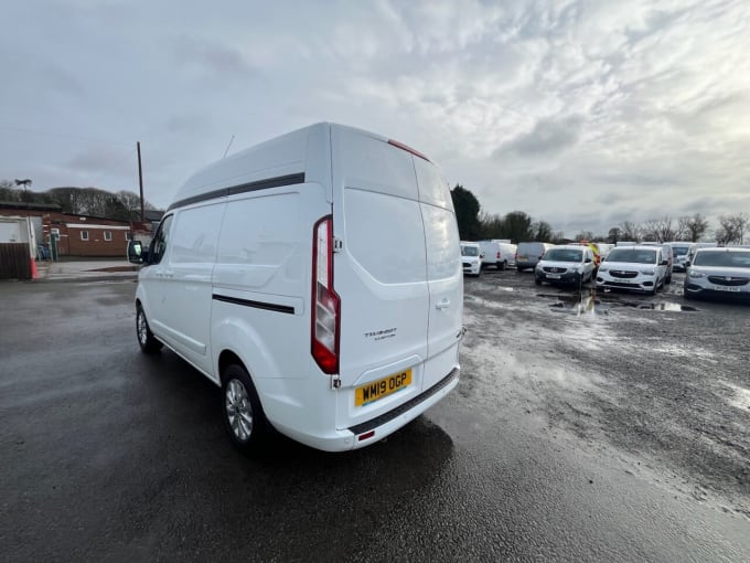 2025 Ford Transit Custom