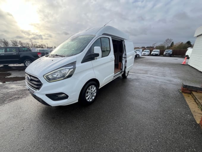 2025 Ford Transit Custom