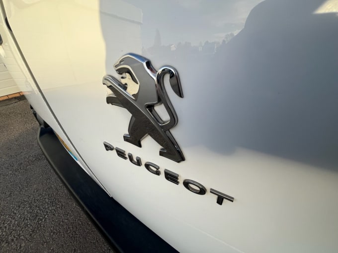 2025 Peugeot Partner