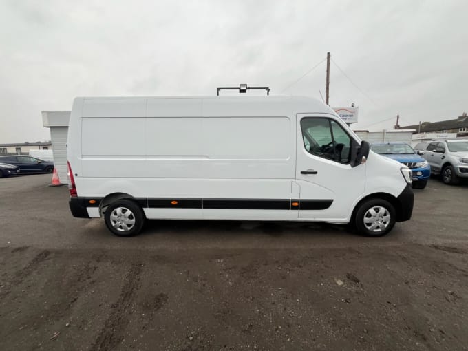 2025 Renault Master