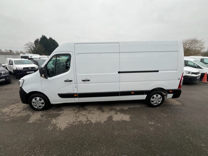 2025 Renault Master