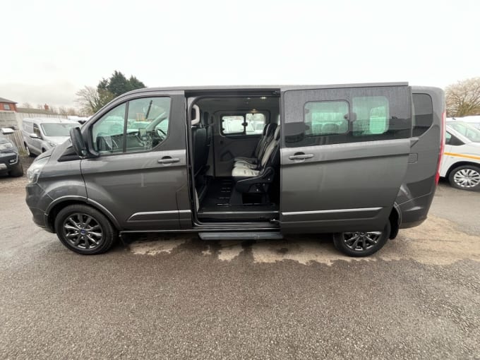 2025 Ford Tourneo Custom