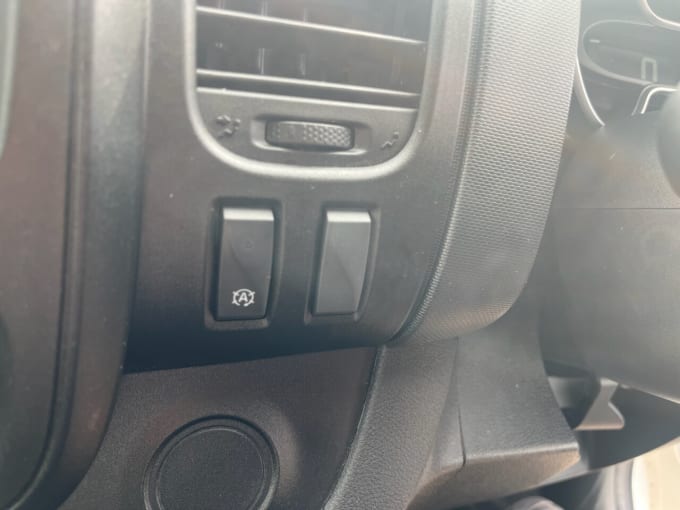 2025 Renault Trafic