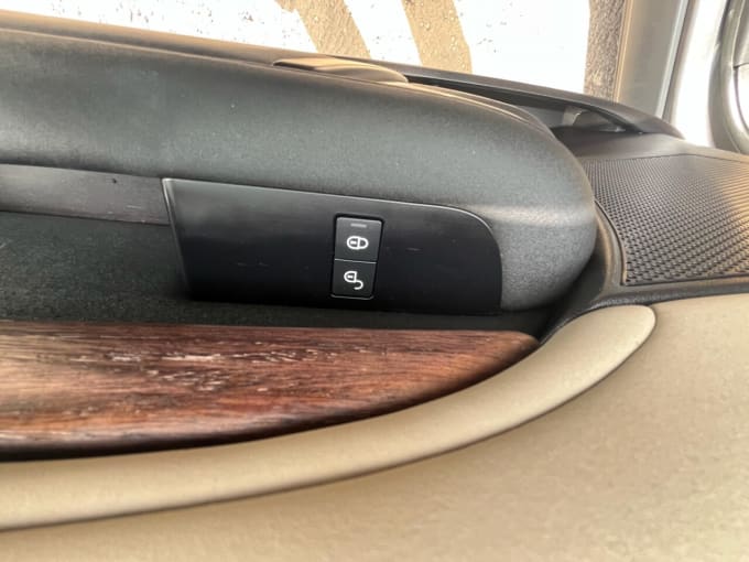 2025 Land Rover Discovery