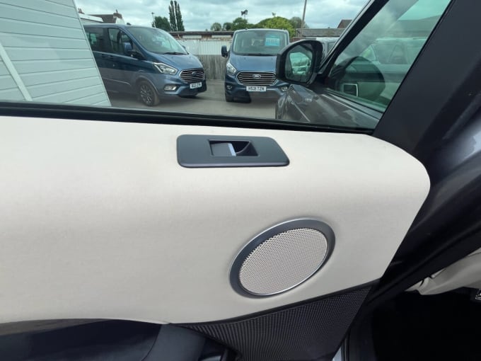 2025 Land Rover Discovery