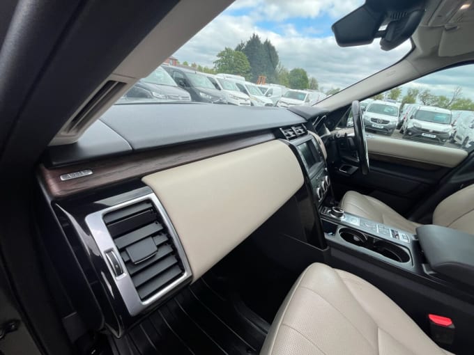 2025 Land Rover Discovery