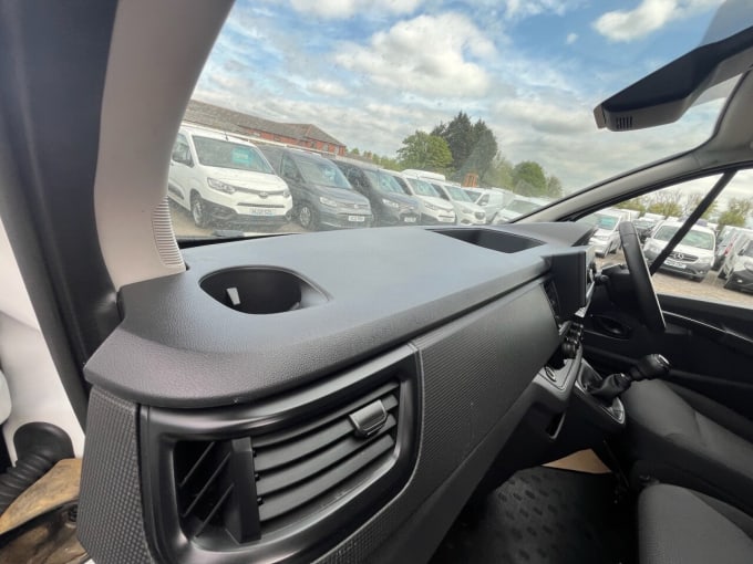 2025 Renault Trafic