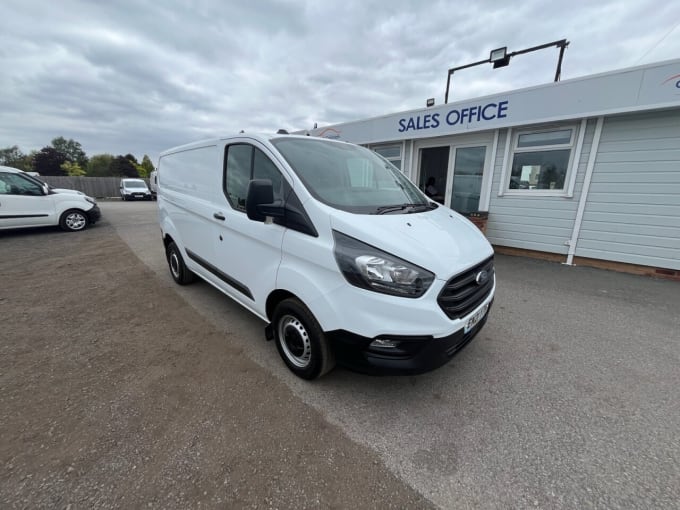 2025 Ford Transit Custom