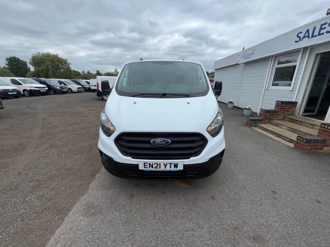 2025 Ford Transit Custom