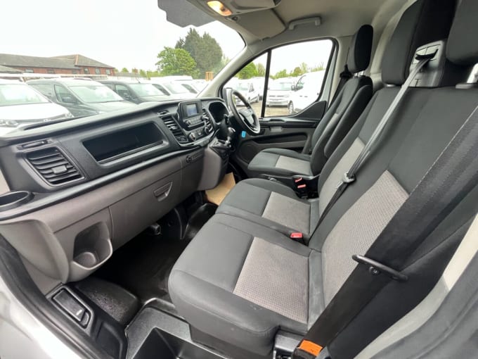 2025 Ford Transit Custom