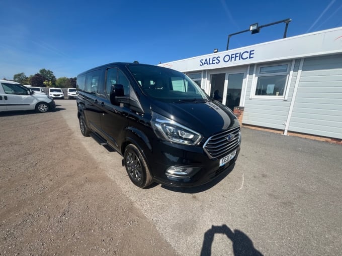 2025 Ford Tourneo Custom
