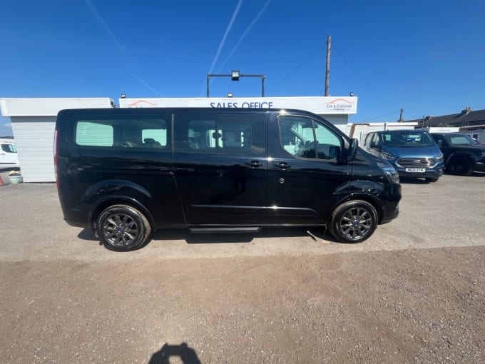 2025 Ford Tourneo Custom