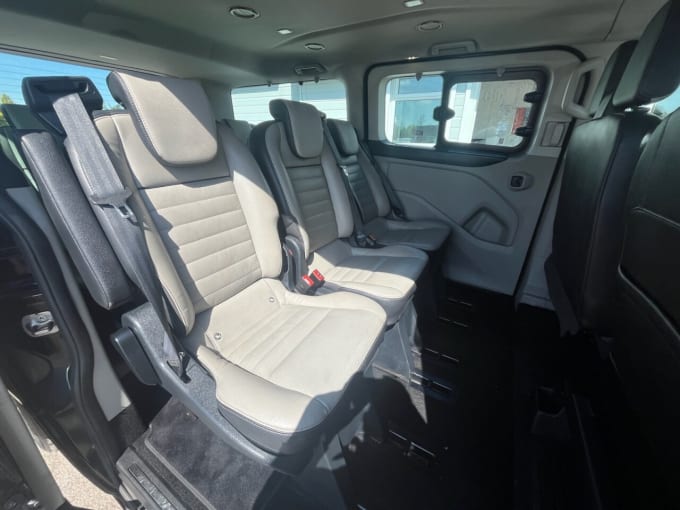 2025 Ford Tourneo Custom