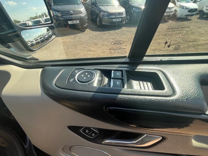 2025 Ford Tourneo Custom