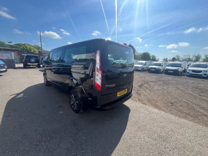 2025 Ford Tourneo Custom