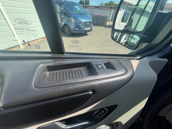 2025 Ford Tourneo Custom