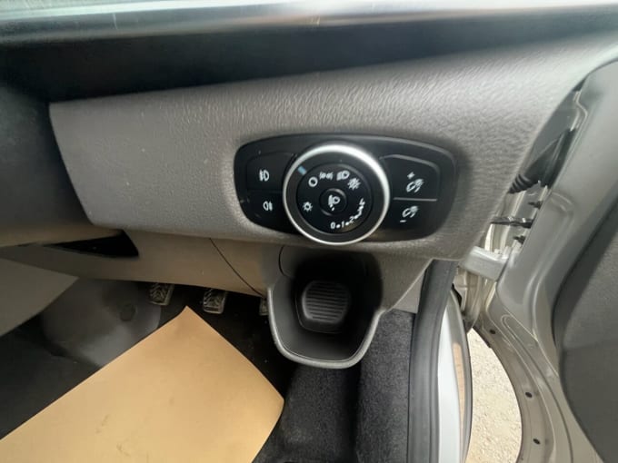 2025 Ford Tourneo Custom
