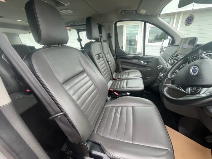 2025 Ford Tourneo Custom