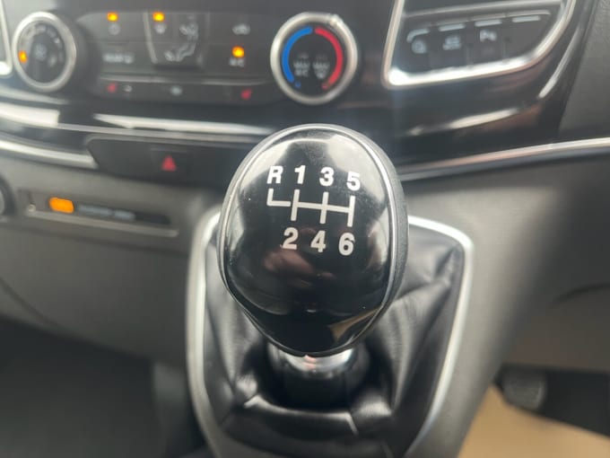 2025 Ford Tourneo Custom