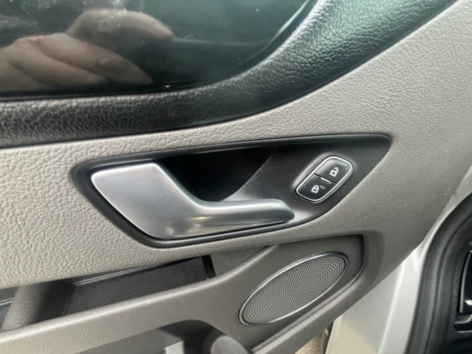 2025 Ford Tourneo Custom