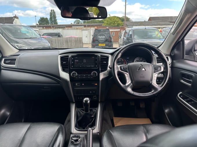 2025 Mitsubishi L200