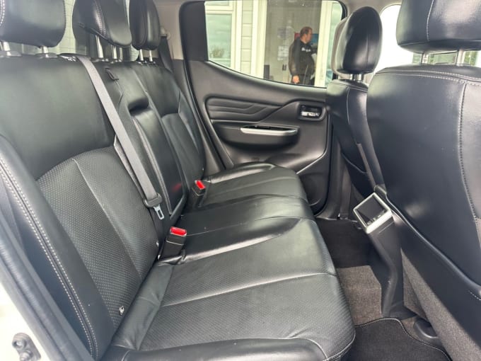 2025 Mitsubishi L200